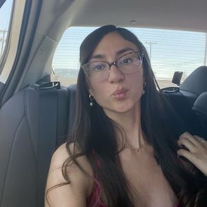 Meet your Posher, Katrina